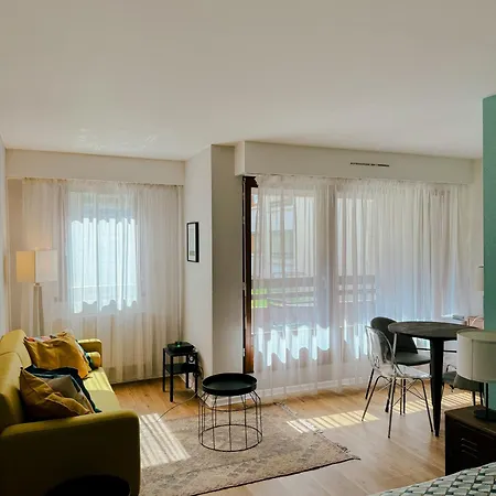 Avec Balcon Centre Апартаменты