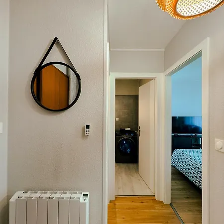 Avec Balcon Centre Apartment