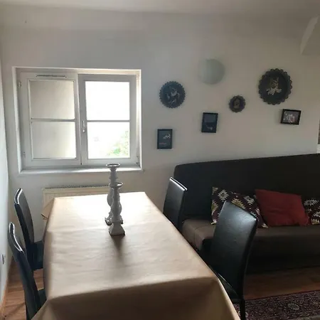 Apartment Avec Balcon Centre